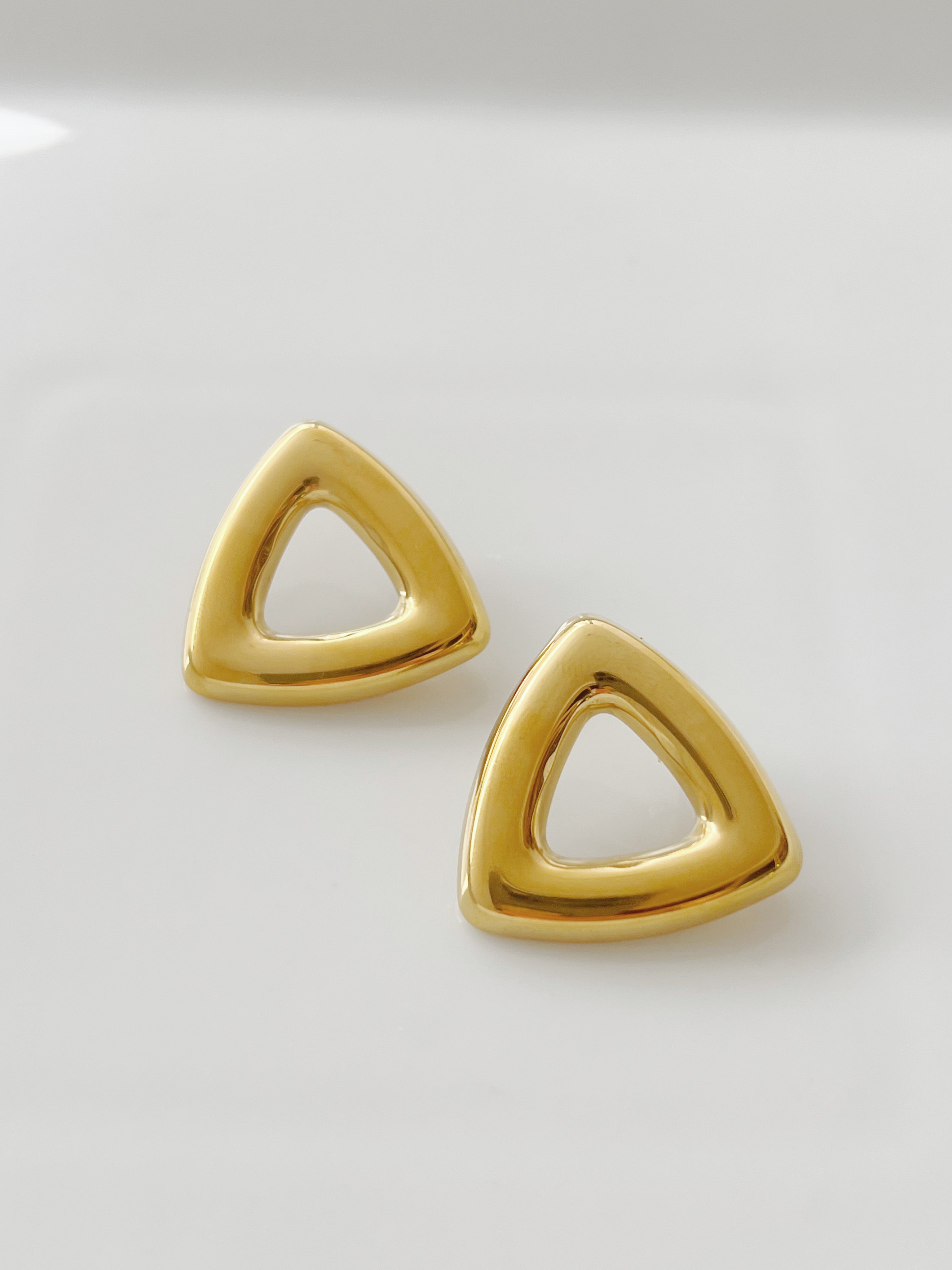CHUNKY TRIANGLE